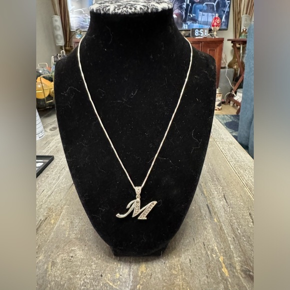 Vintage Sterling silver and Marcacite initial “M” pendant and necklace - Picture 2 of 6